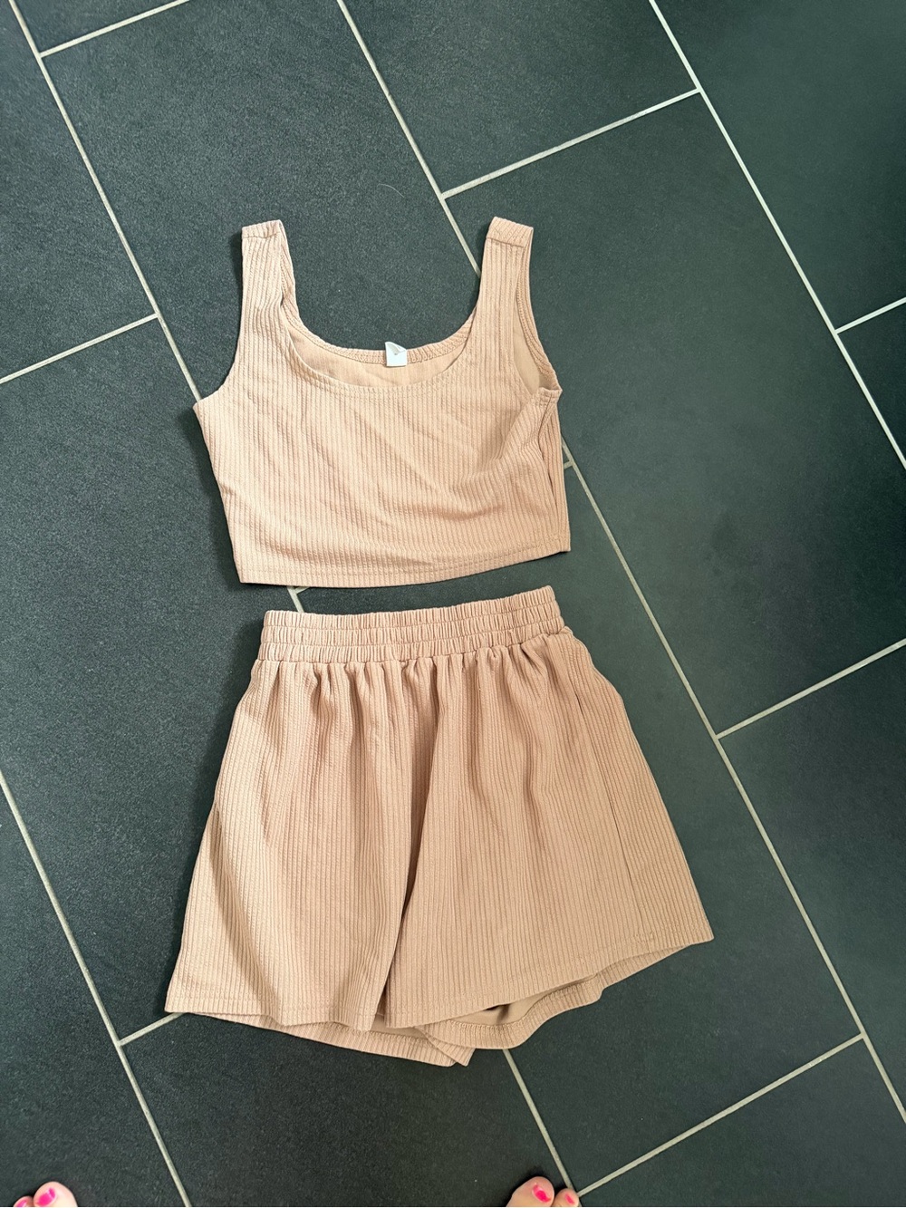 Amazon Women’s Tan Ribbed Crop Tank & Shorts Matching Set Size Small